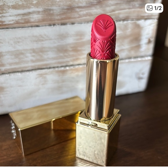 Estée Lauder Red Velvet Lipstick Limited Edition - Picture 1 of 3